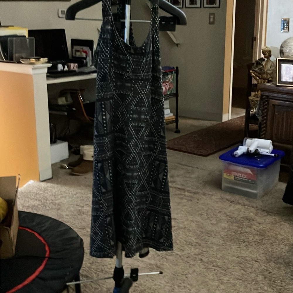 Prana Gray And White Backless Patterned Midi Dress - image 6